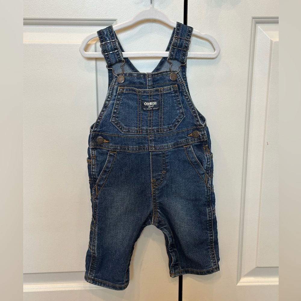 OshKosh B'gosh Classic Blue Jean Overalls 6m (like new)